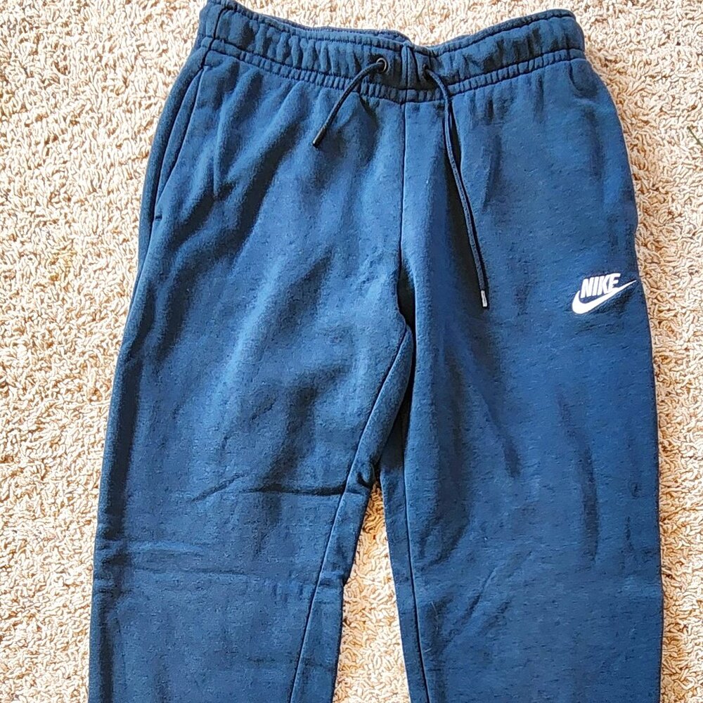 Nike Women's Tapered Leg Fleece Lined Joggers Navy Blue XS